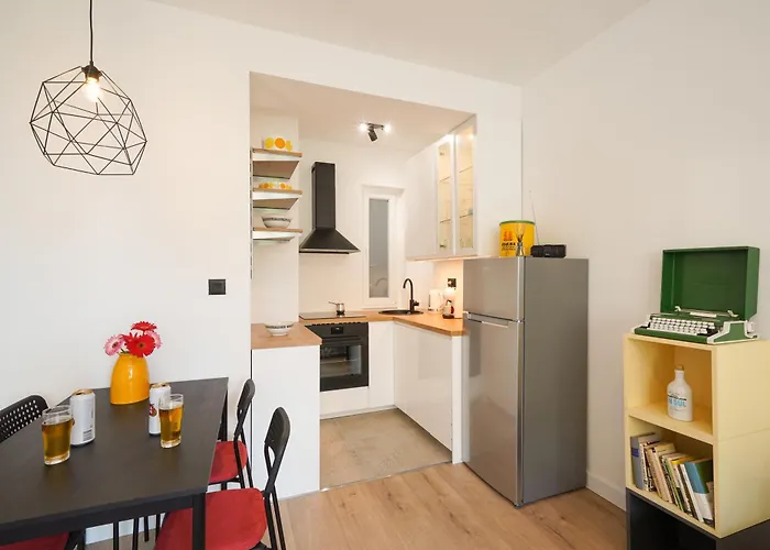 Fabula - Renovated 2-br With Fast Wifi Apartman Fiume