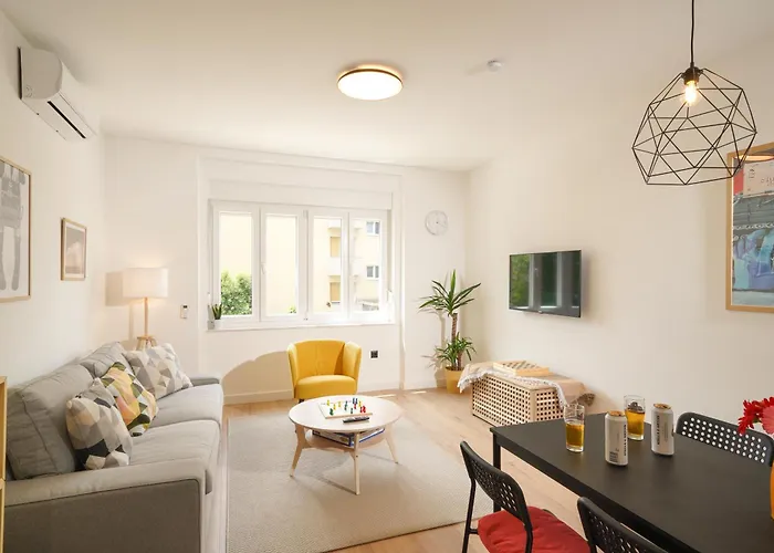 Apartman Fabula - Renovated 2-br With Fast Wifi *