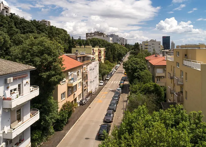 Fabula - Renovated 2-br With Fast Wifi * Fiume