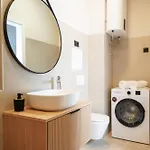 Fabula - Renovated 2-br With Fast Wifi *