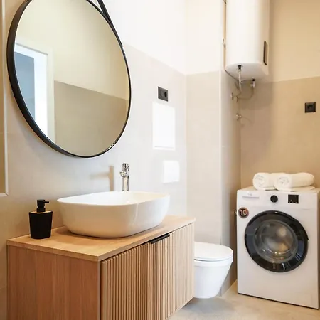 Fabula - Renovated 2-br With Fast Wifi *